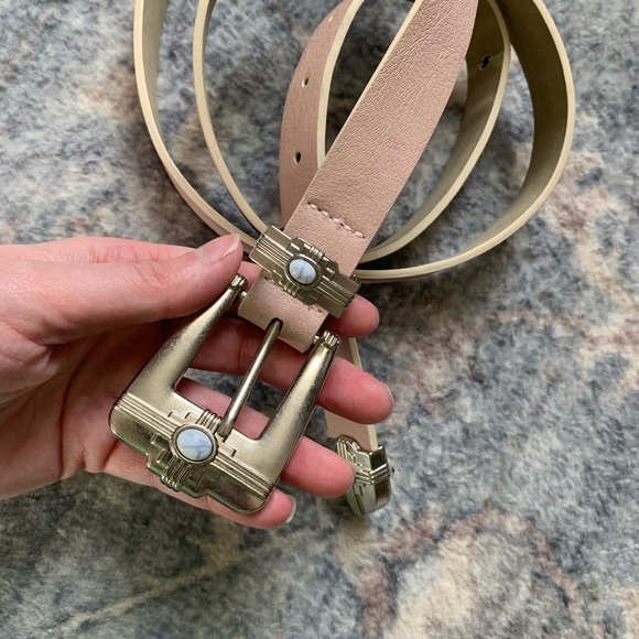 Chic western Belt with Silver Buckle - Picture 2 of 7